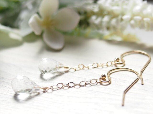 クリスタルのしずくピアス(14kgf)/イヤリングの画像1枚目