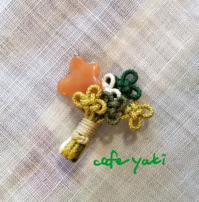 花束ブローチカーネリアンの画像1枚目
