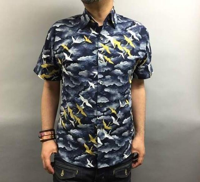 半袖和柄シャツ(雲に鶴舞)の画像1枚目