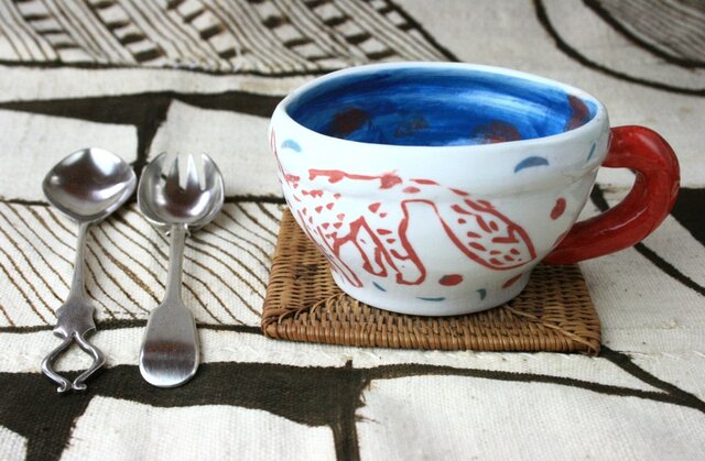 犬のマグカップ/磁器/ 可愛いい食器 / 陶芸家/キッズ食器/キッズ食器/ potteryの画像1枚目
