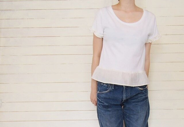 ホワイトフリルのリメイクTシャツの画像1枚目
