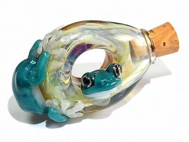 出られた ペンダント トップ 【kengtaro / ケンタロー 】 ボロシリケイトガラス カエル つぼの画像1枚目