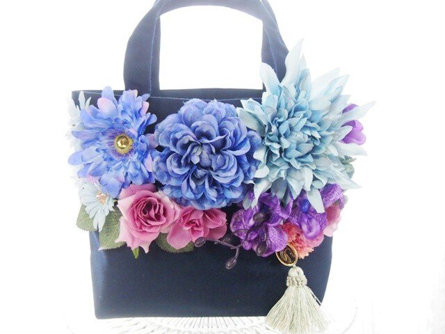 ビジューとお花のキラキラトートバックNB3の画像1枚目