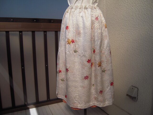着物リメイク 紅葉柄タック入りスカート J-4の画像1枚目