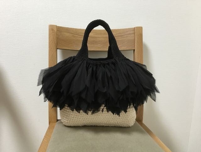 タコ糸のフリンジ付きトートL (NATURAL×BK)の画像1枚目