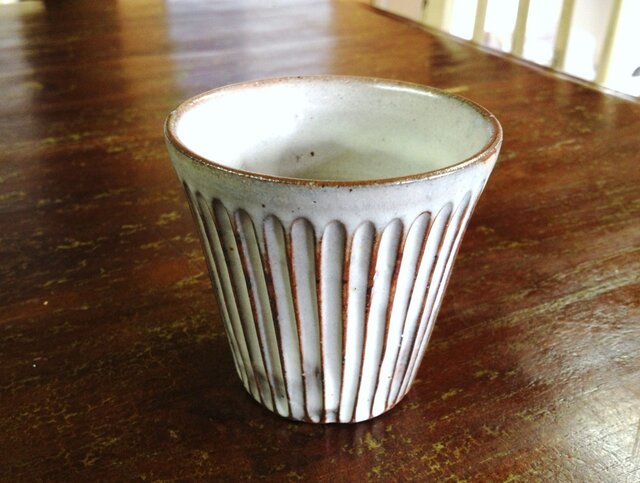 粉青沙器 線模様フリーカップ 白の画像1枚目