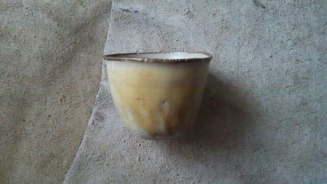 黄土色かっぷの画像1枚目