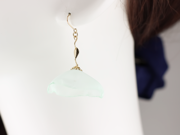 poppy ピアス(イヤリング変更可)mint greenの画像1枚目