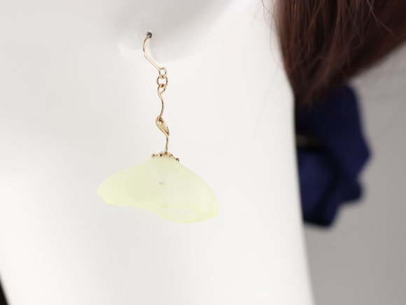 poppy ピアス(イヤリング変更可)lemon yellowの画像1枚目