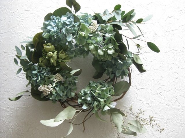 紫陽花とクリスマスローズのwreathの画像1枚目