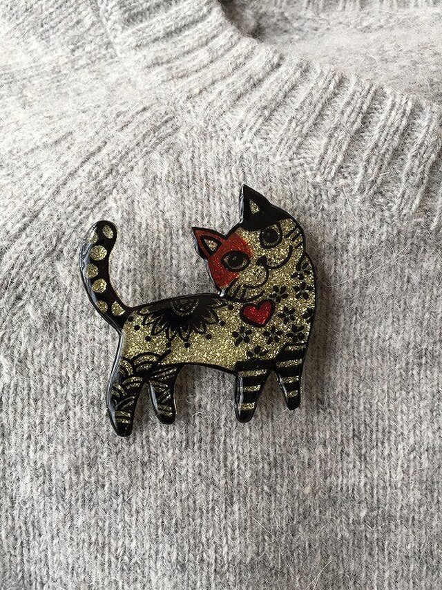 猫のピカピカブローチの画像1枚目