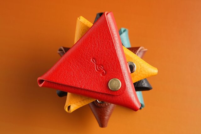 受注生産〜Triangle【大切なひとへのプレゼントに♪名入れできます♪】〜イタリアンレザー   トライアングルコインケース 〜の画像1枚目