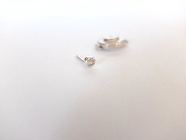 シルバー925 ブラウンダイヤモンド0.07ct ピンの画像1枚目