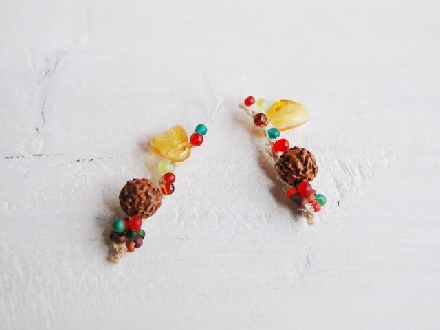 木の実×菩提樹のピアスの画像1枚目