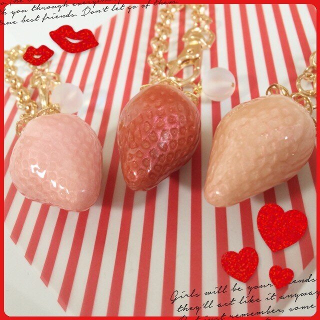 【送料無料】juicyいちごのバックチャームの画像1枚目