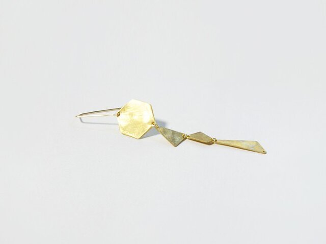 【片耳】(再販)真鍮の多角形とK14gfのロングピアスの画像1枚目