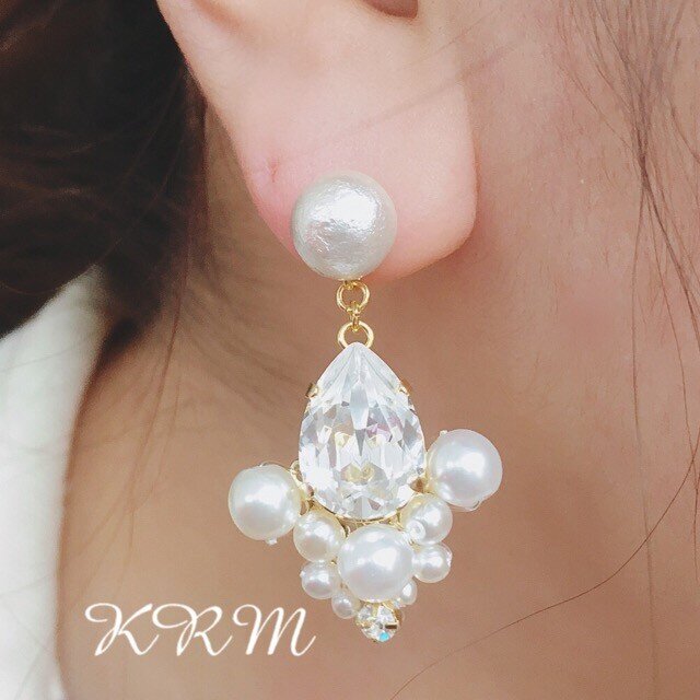 クリスタル×バブルピアスの画像1枚目