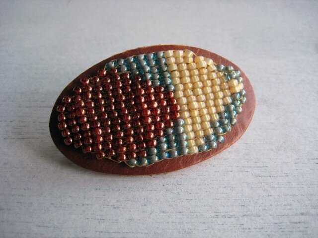 AUG beads barretteの画像1枚目