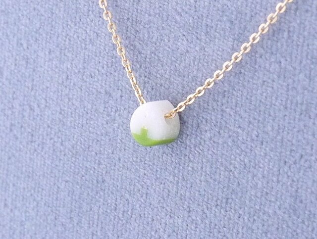ネックレス Drop micro 白 × 緑の画像1枚目