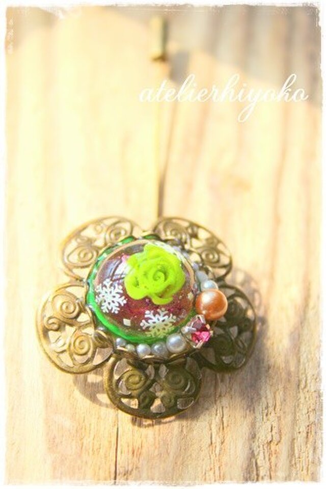 Green rose ブローチの画像1枚目