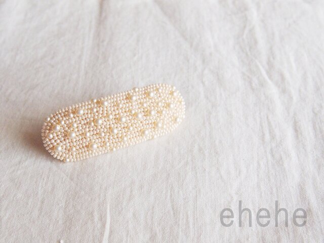 perleビーズ刺繍バレッタの画像1枚目