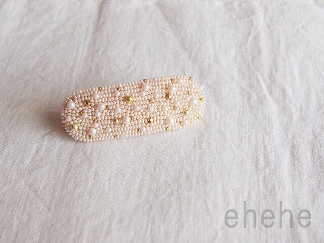 perle(gold)ビーズ刺繍バレッタの画像1枚目