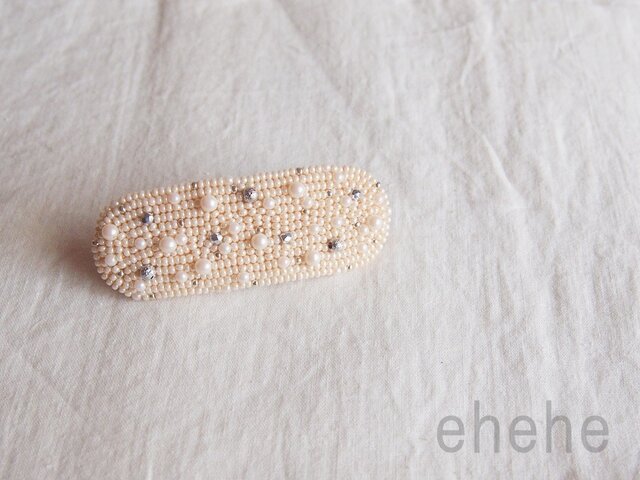 perle(silver)ビーズ刺繍バレッタの画像1枚目