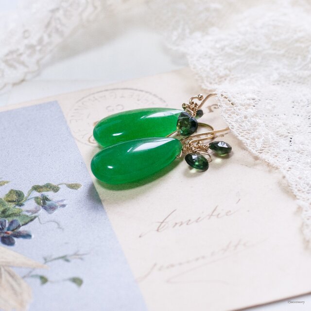ピアス【14kgf】ThreePetal3ペタルGreenエメラルドグリーンドロップの画像1枚目