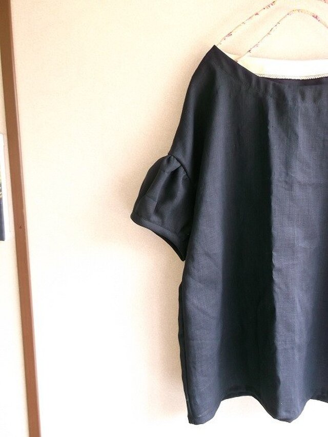 リネンパフ袖ブラウスの画像1枚目