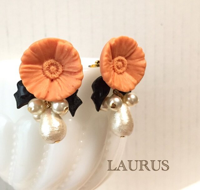 ポピーとパールのピアス"オレンジ"の画像1枚目