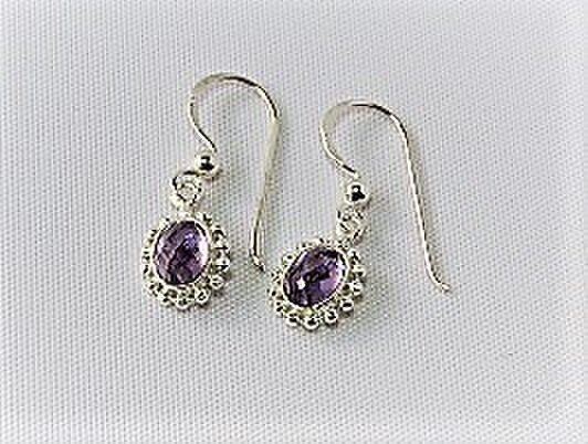 【シルバーピアス】パープルオーバルカット5mmの画像1枚目