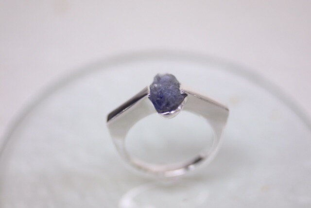 Simple tanzanite ring 〜守られる目〜の画像1枚目