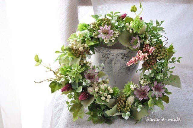 Berry & Astrantia: wreathの画像1枚目