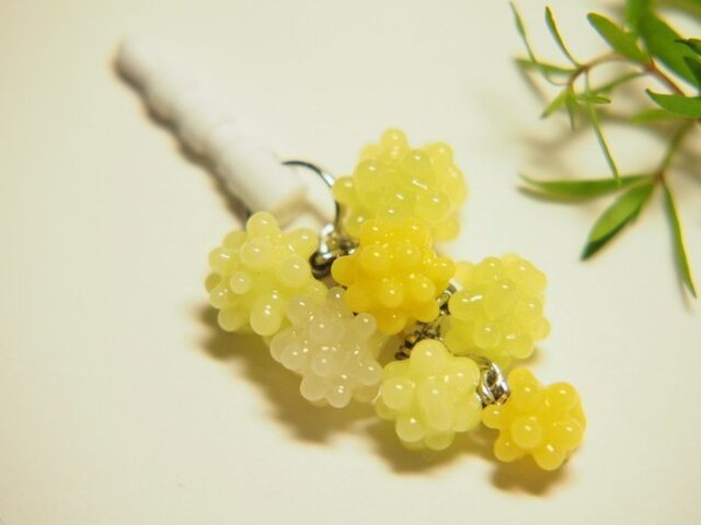 こんぺいとうじゃらじゃら イヤホンピアス 黄色系の画像1枚目