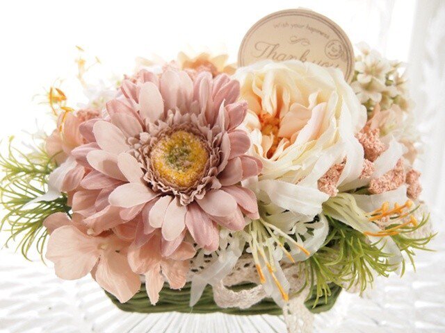 母の日に優しい気持ちを届けたいロマンティックな花かごGの画像1枚目