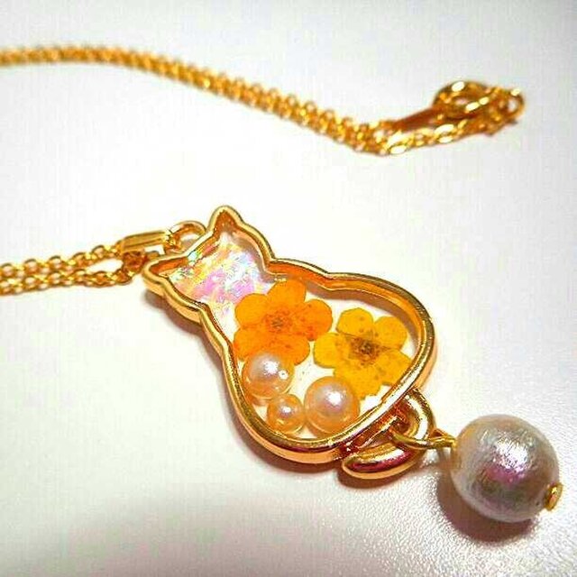 再販×5!猫のフラワーpearlネックレス♪*の画像1枚目