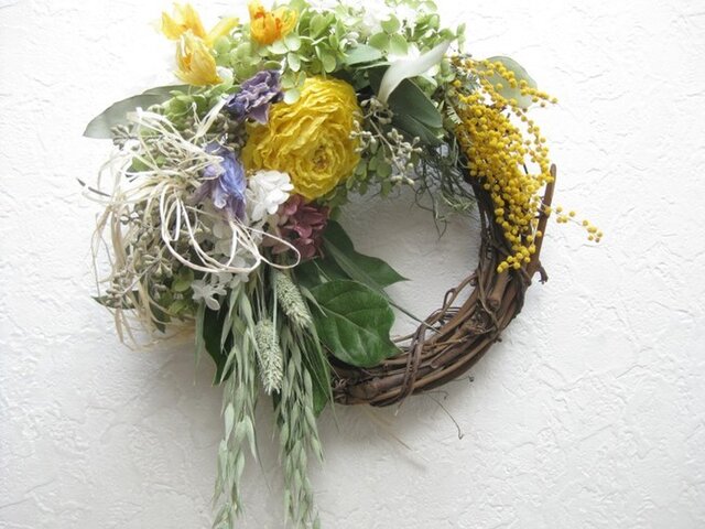 ラナンキュラスと若草のwreathの画像1枚目