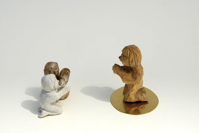 祈る子(立ち膝)The child who prays (knees)の画像1枚目