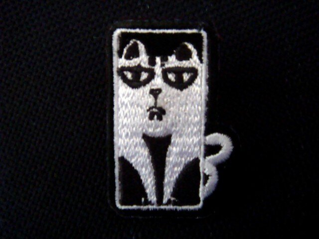 GorgonCat刺繍ピンブローチの画像1枚目