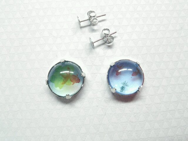 金魚のピアスの画像1枚目