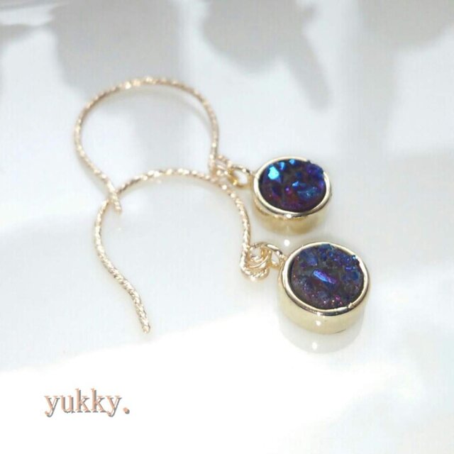 ドゥルージークォーツ(ブルー染)14Kgfグリッターピアス