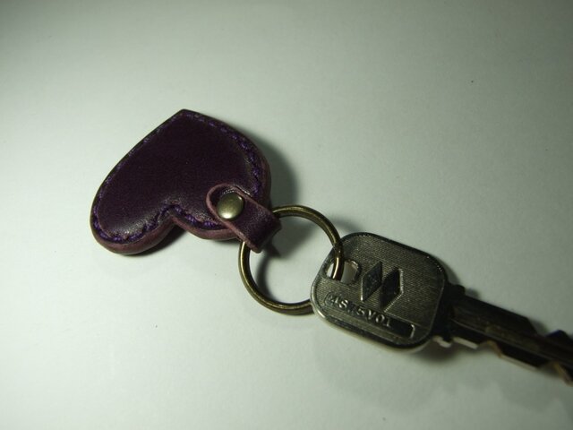 小さいハートのキーホルダー 紫 | iichi ハンドメイド・クラフト作品・手仕事品の通販