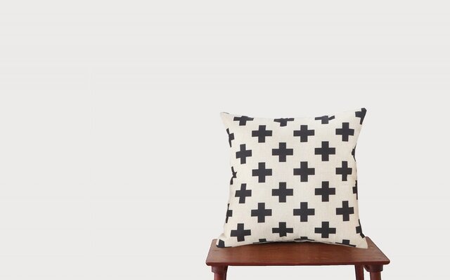 森のクッション geometric Whiteの画像1枚目