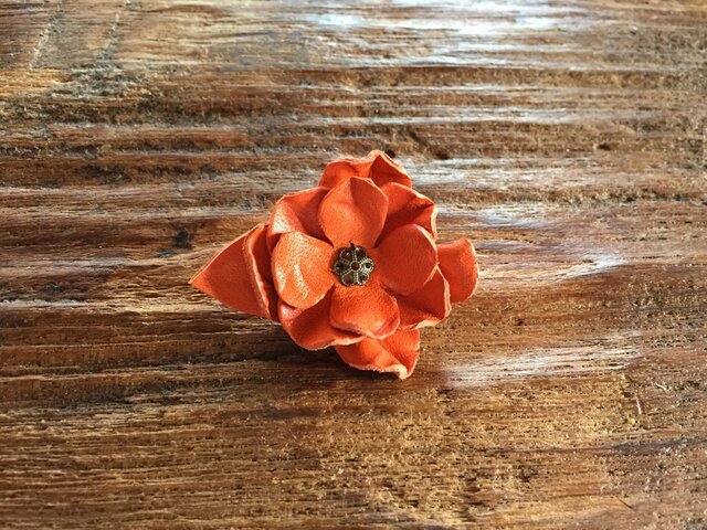 革花のブローチピン 金具2cm G14の画像1枚目