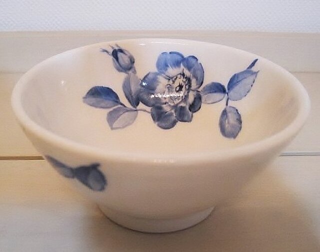 野バラのご飯茶碗の画像1枚目