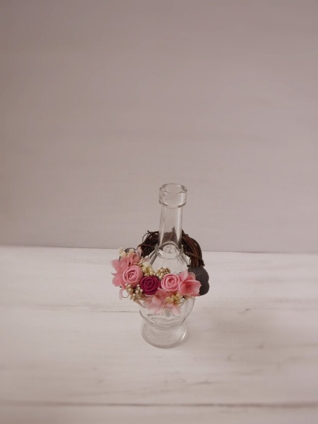 フレグランスボトルリース(まりバラ、ピンク&ワインレッド)の画像1枚目