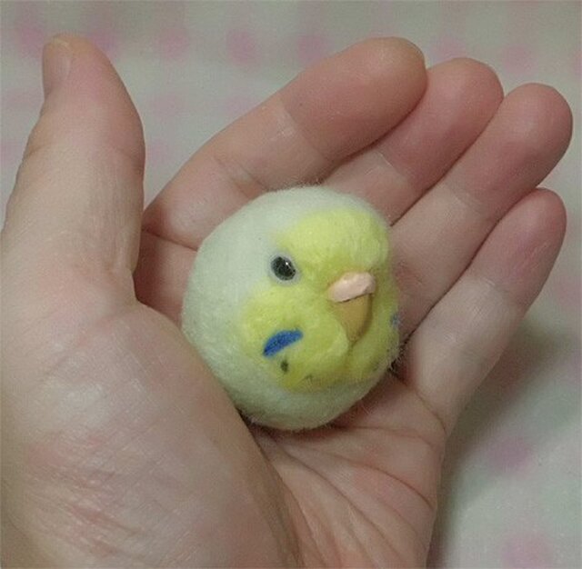 ☆選べる2タイプ☆ コロコロ♪ 羊毛の小鳥 セキセイ レインボー パステルグリーン☆選べる鼻の色の画像1枚目