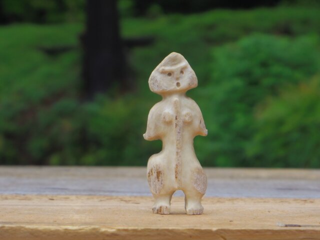 【角偶】H/鹿角から削り出した人形(ひとがた)/お守りの画像1枚目