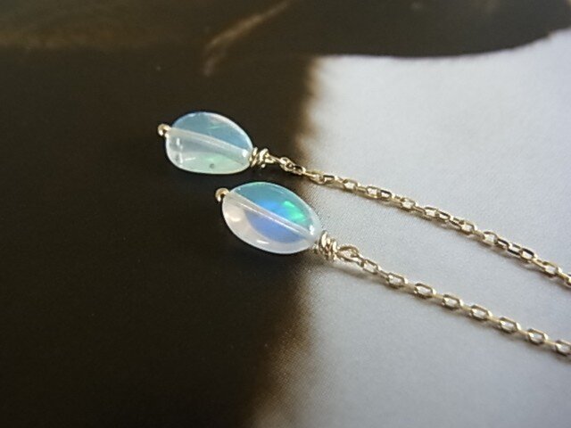 K10YG エチオピア産プレシャスオパール American Earringsの画像1枚目