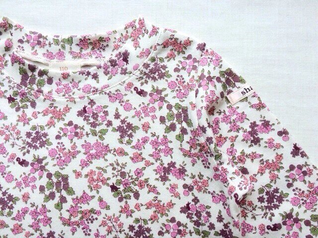 紫の小花柄の長袖tシャツ 110cm Iichi ハンドメイド クラフト作品 手仕事品の通販